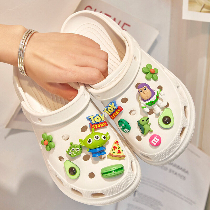 การ์ตูน Crocs Jibbitz Charms รองเท้าหัวเข็มขัด 3D Toy Story Buzz LightyearLotso รองเท้าตกแต่งสําหรับ Crocs