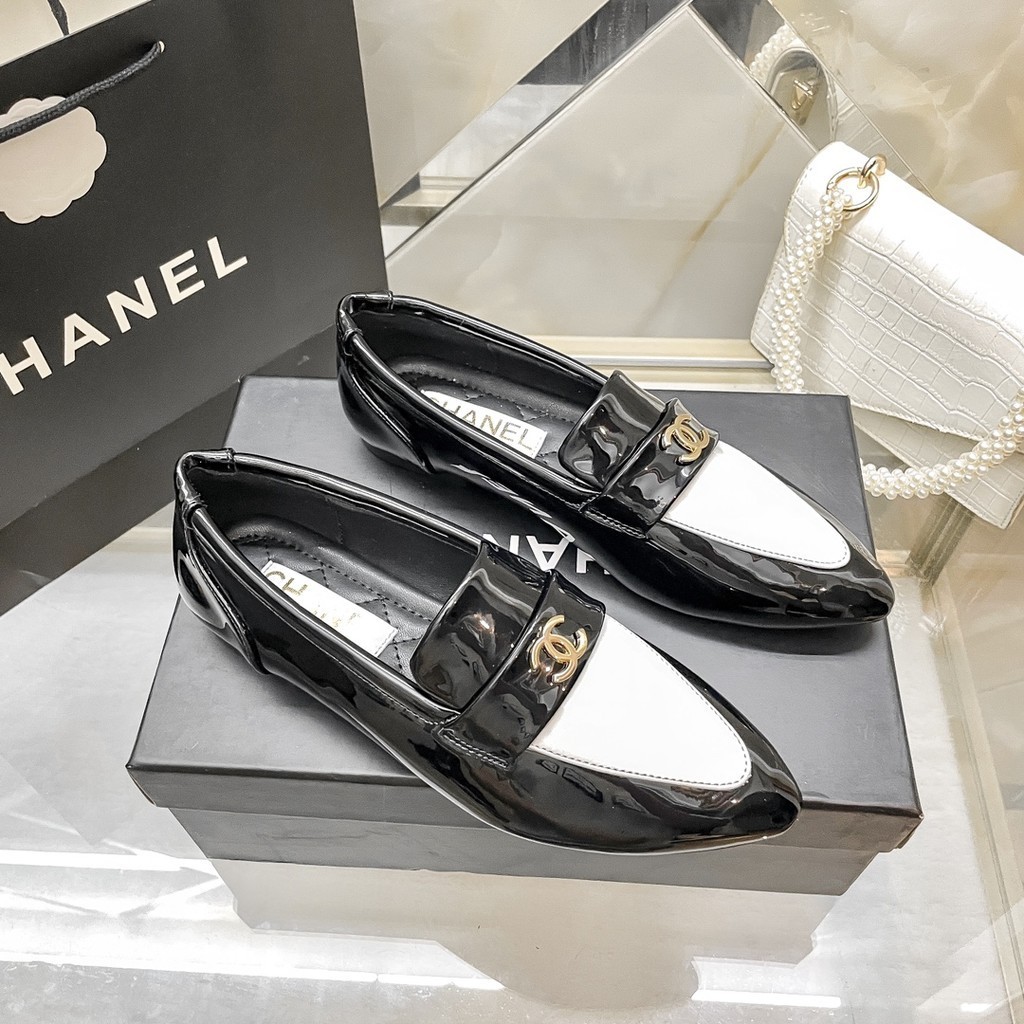 Chanel's รองเท้าส้นแบน หัวแหลม สีดํา ขาว เนื้อแมตต์ คุณภาพสูง