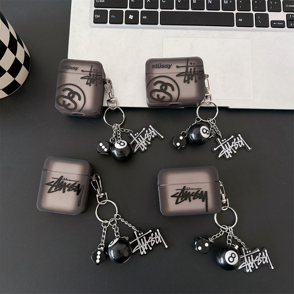 Stussy พร้อมพวงกุญแจบิลเลียด AirPods กรณีหูฟังสําหรับ AirPods 4 1/2 3rd gen pro 2 2022 ใหม่ชุดหูฟังบลูทูธไร้สายปลอกป้องกันเชือกเส้นเล็ก
