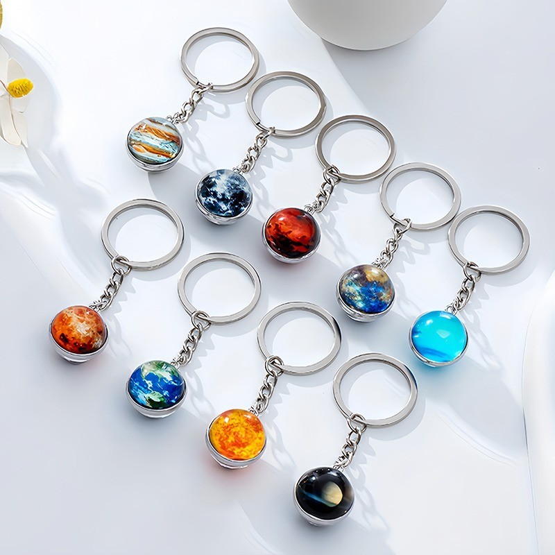 Creative Luminous Glass Planet Ball พวงกุญแจ Saturn Earth Neptune พวงกุญแจสําหรับผู้หญิงผู้ชายกระเป๋าเป้สะพายหลังจี้เครื่องประดับของขวัญวันเกิด