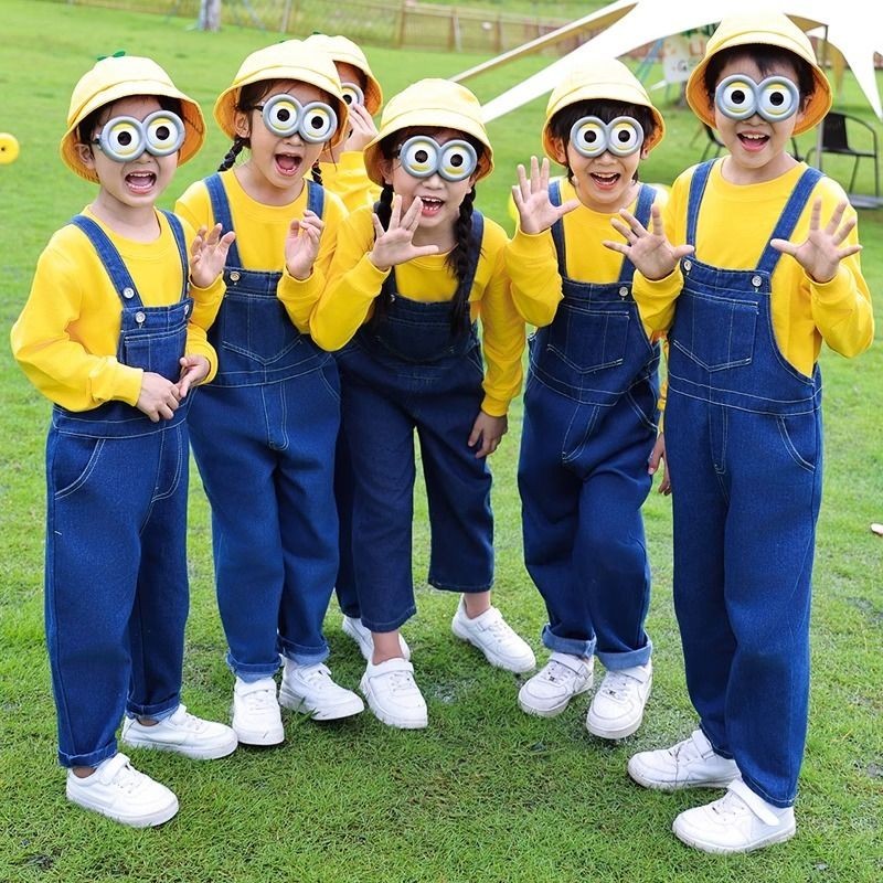 Despicable Me Minions คอสเพลย ์ เครื ่ องแต ่ งกาย Minions COS Performance Dance Day 6 เครื ่ องแต ่ งกายเด ็ กอนุบาลฤดูใบไม ้ ร ่ วงฤดูหนาวเสื ้ อกันหนาว Denim Overalls Class เสื ้ อผ ้ า