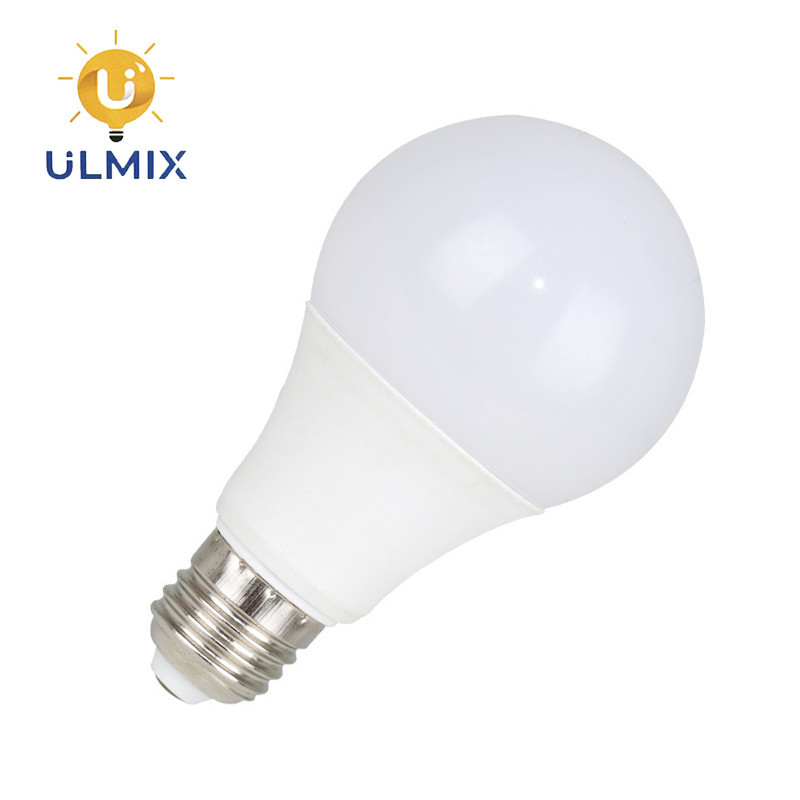 หลอดไฟ LED Bulb ULMIX คุณภาพสูง สีขาว 6500K และสีเหลือง 3500K มาตราฐาน มอก.ให้ความสว่าง