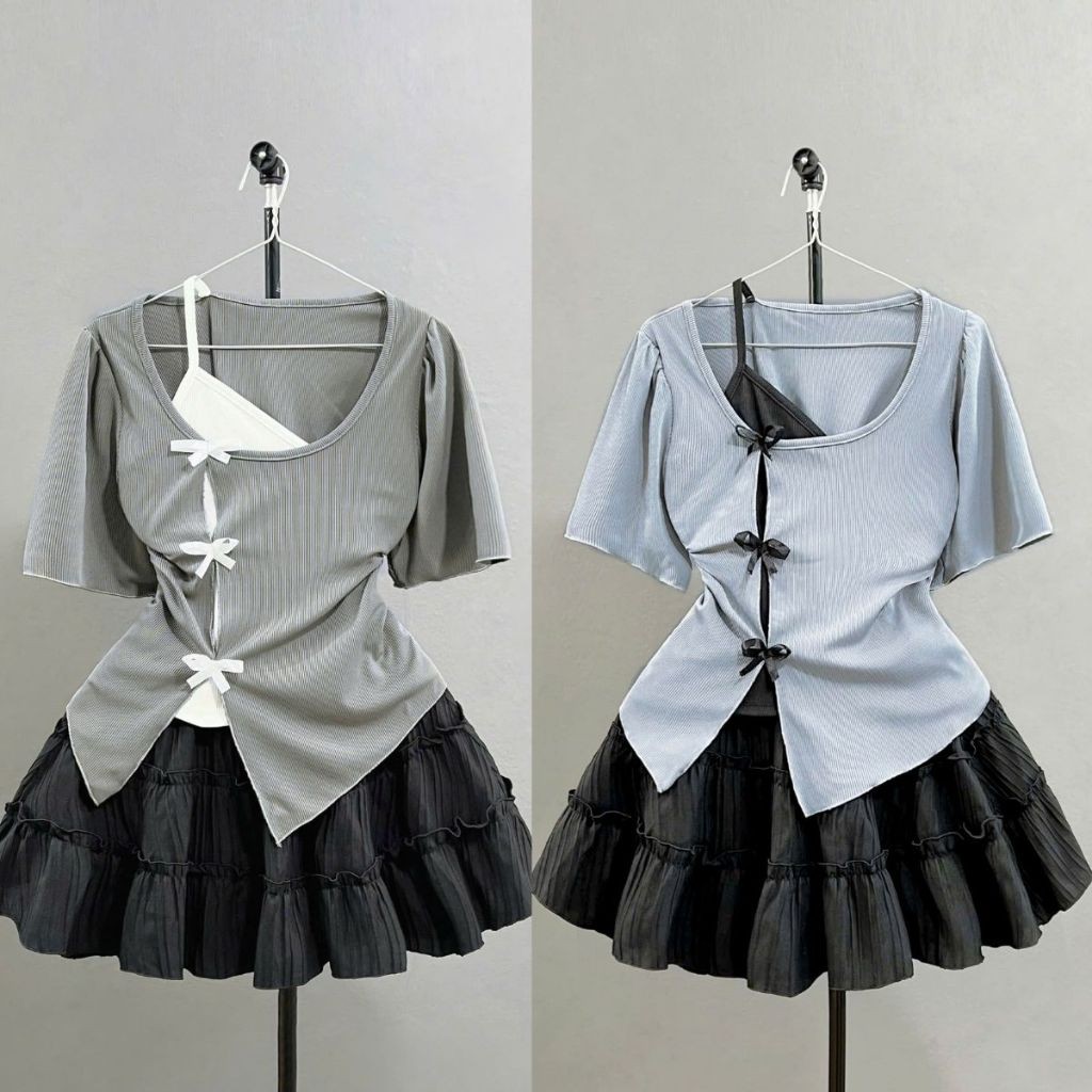 Set Bigsize เสื้อยืดแขนสั้นผู้หญิงสtilized กุ๊นผูกโบว์ 2 ชั้นและกระโปรงทรงเอจับจีบพร้อมกางเกงป้องกัน - SET978