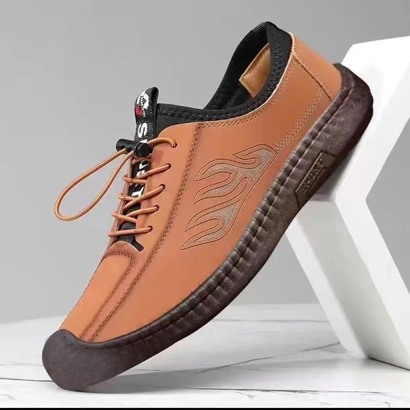 ผู้ชาย Hollow รองเท้าอินเทรนด์ Anti-Slip Hole รองเท้าสไตล์ใหม่ชายหาด Casual Breathable รองเท้าผู้ชาย Soft-Soled รองเท้าแตะรองเท้าหนังแท้