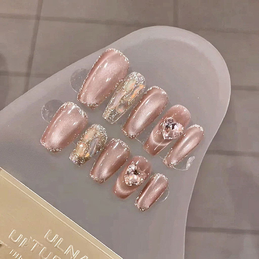ยอดนิยมสีขาวส่องไฟตาแมวที่สายตาแรกสติกเกอร์เล็บที่ทําด้วยมือสวมใส่เล็บผลิตภัณฑ์สําเร็จรูปขายส่งสั้น