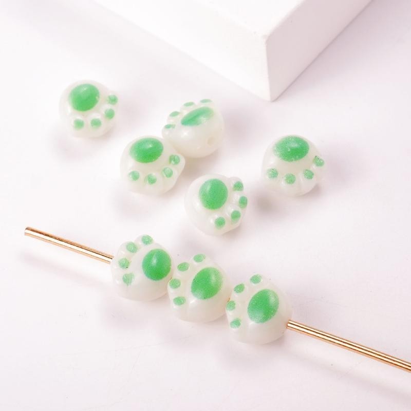 10ชิ้น11*12มิลลิเมตรเลียนแบบหยกสีขาวถ่านเผาแมวตีนสามมิติหลวมลูกปัดทําเองอุปกรณ์เครื่องประดับสร้อยข้อมือต่างหูเสน่ห์วัสดุทําด้วยมื - รูปที่ 3