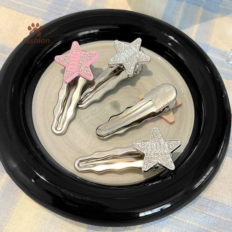 [แฟชั่น] 2 ชิ้น Fashoin Letter Five-pointed Star Hairpins Duckbill Clamp สําหรับผู้หญิงสาวสีเงินกิ๊บติดผมคลิปด้านข้างเครื่องประดับผม {TH}