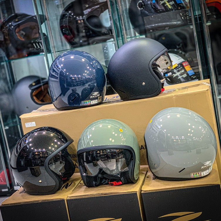หมวกกันน็อคคึ่งใบ วินเทจ ZEUS ZS-389 ราคา 1500.- เท่านั้น