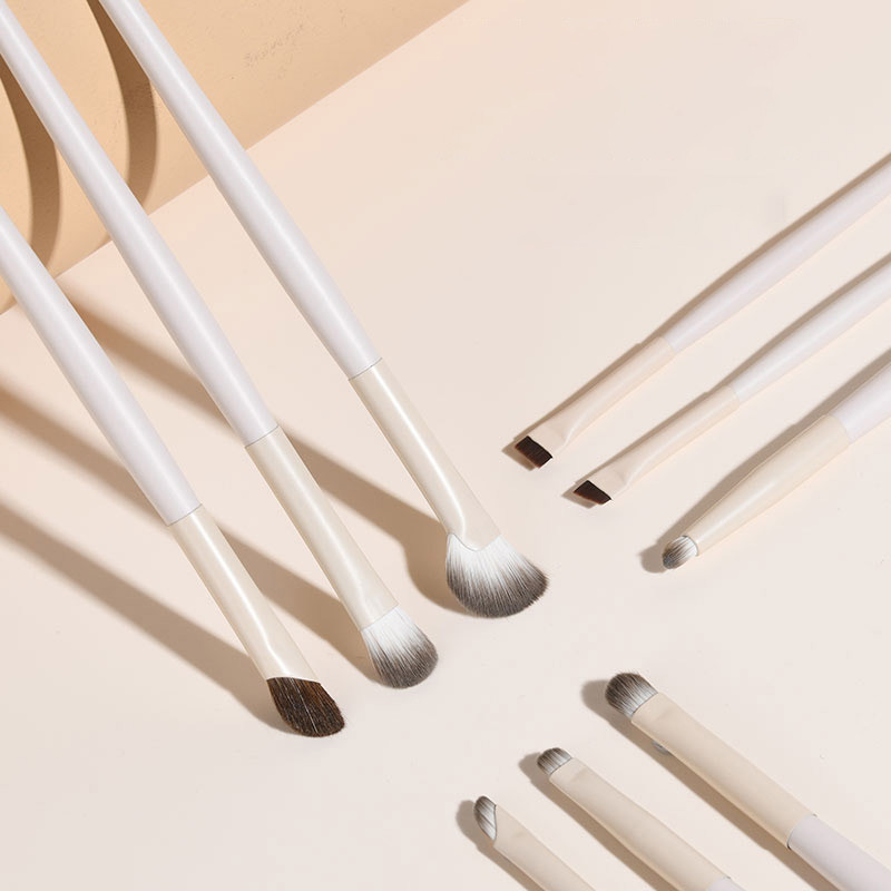Fine Soft Eyeliner แปรงแบนแปรงคิ ้ ว Simple Sleeping Silkworm แปรง Eye แต ่ งหน ้ าเครื ่ องมือ