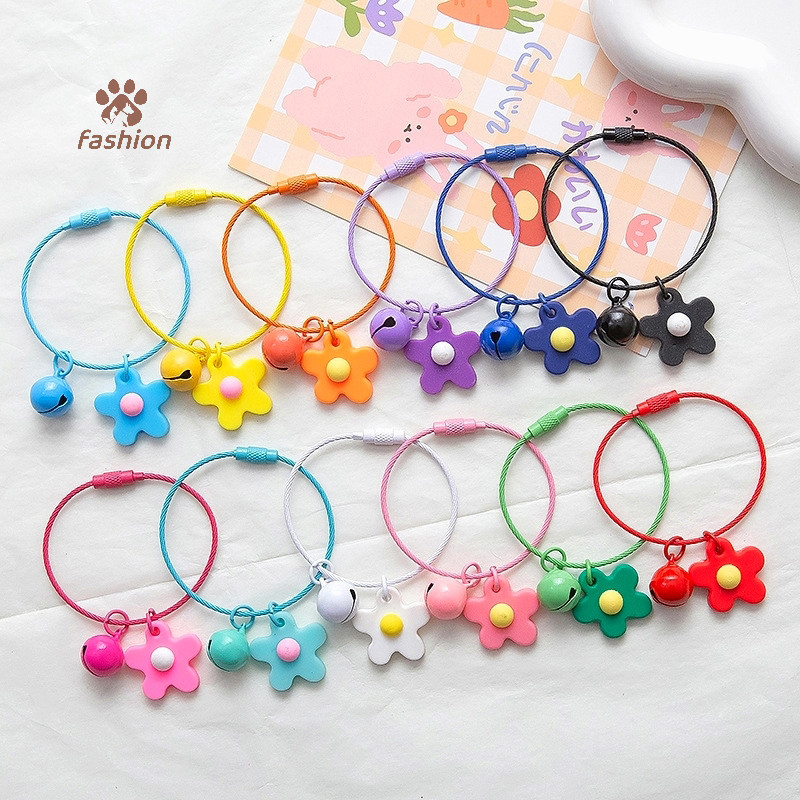 [แฟชั่น] สีลูกกวาดดอกไม้พวงกุญแจจี้เชือกลวดหวานพร้อมกระดิ่งพวงกุญแจรถกระเป๋าเป้สะพายหลัง Ch Bag Decor {TH}