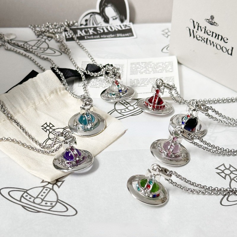 Colorful Classic Stereoscopic Planet Glass Ball Necklace for Girls, New Fashionable Niche, European and American High-end Collarbone Saturn Pendant Necklace