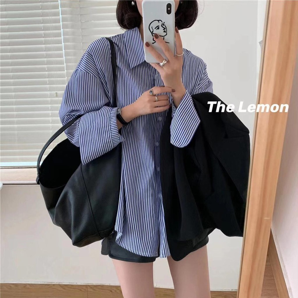 Lune_Graceแฟชั่นเกาหลี เสื้อเชิ้ดแขนยาวลายทาง โอเวอร์ไซส์ เสื้อทรงแฟน -พร้อมส่งจากไทย- รุ่นw261