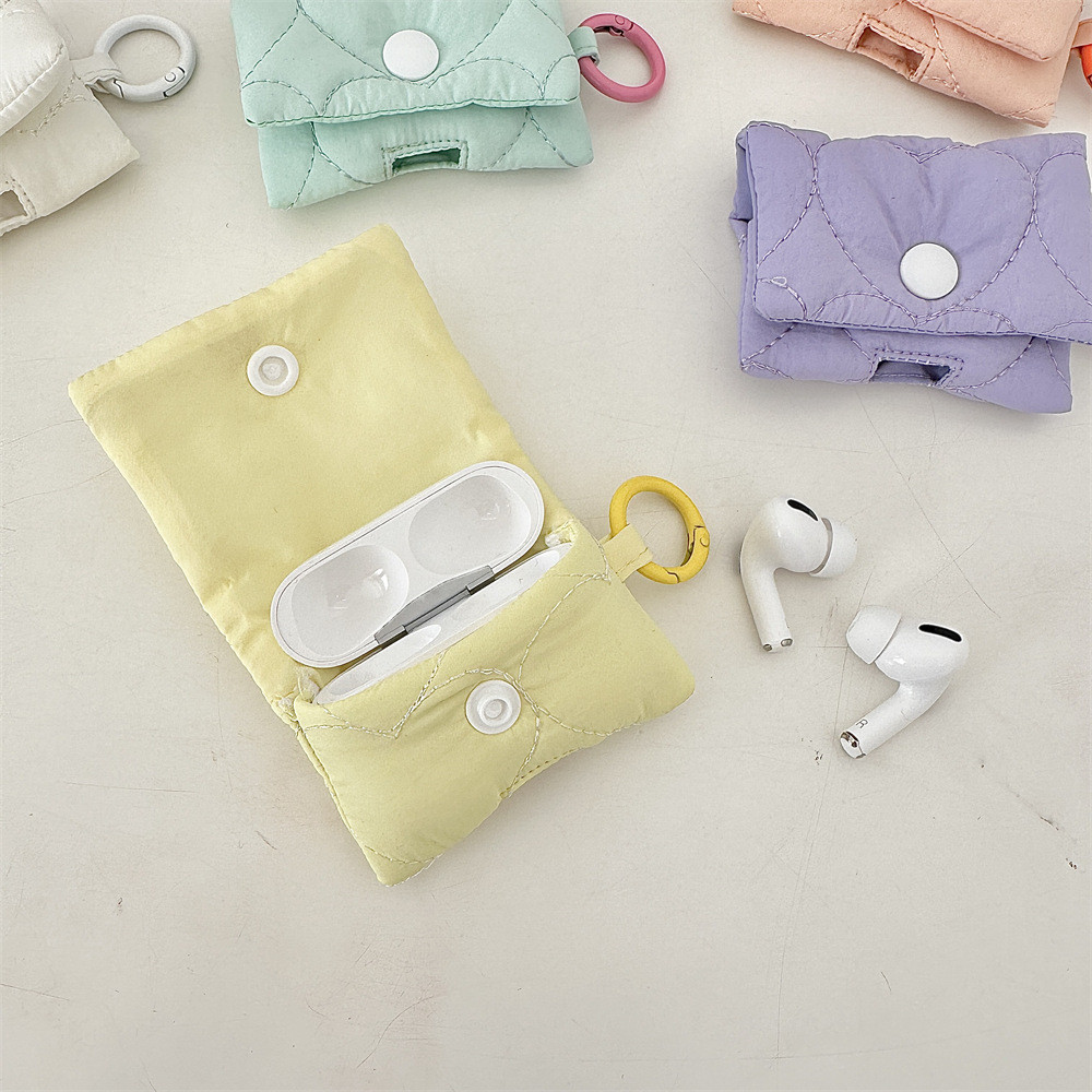 Love Heart Quilted Macaronกระเป๋าใส่เหรียญInsสไตล์ใหม่AirPodsชุดหูฟังบลูทูธน่ารักสีธรรมดาชุดหูฟังการจัดเก็บป้องกันกระเป๋านุ่ม