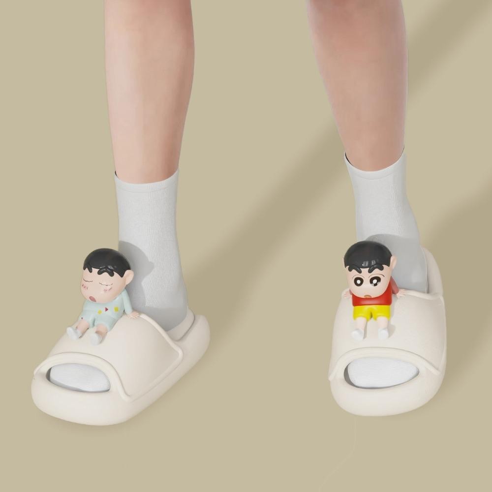 Shengda รองเท้าแตะเครยอนชินจัง,การ์ตูนกันลื่นรองเท้าแตะพื้นหนา,ลําลองหนาEVA 3Dเครยอนชินจังรองเท้าแตะสไลด์ห้องน้ํา