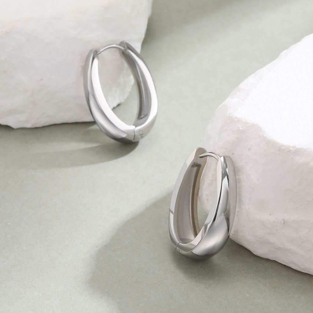 Vnox 18K Gold U-shaped Hoop ต่างหูสําหรับผู้หญิง,ไทเทเนียมเหล็กไม่สม่ําเสมอต่างหูกันน้ํา,ของขวัญเครื่องประดับ - รูปที่ 6