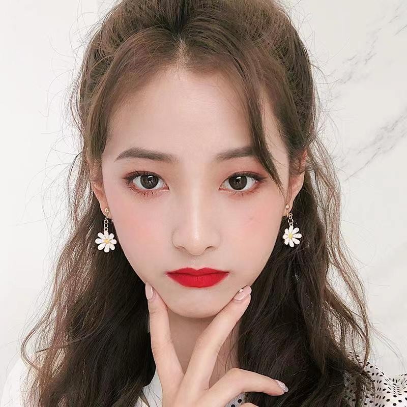 ต่างหู จี้ดอกเดซี่น่ารัก สไตล์เกาหลี ต่างหูแฟชั่นสำหรับผู้หญิง 1 คู่