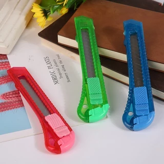 คัตเตอร์ ขนาดเล็ก พกพาง่าย S0365 S0366 สุ่มสี พลาสติก ตัดกระดาษ มีดตัดกระดาษ