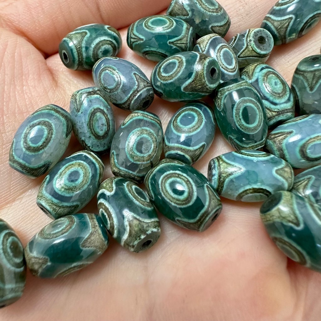ลูกปัด Dzi สามตาจาก Highland Barley Agate อุปกรณ์ทำเครื่องประดับลูกปัดพุทธ DIY สร้อยข้อมือห้อยโทรศัพท์ สร้อยคอห้อยกระเป๋า ของแท้