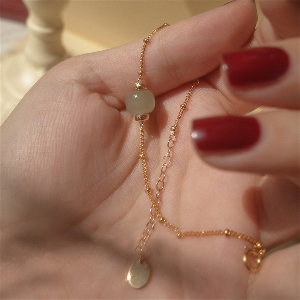 สร้อยข้อมือนําโชคเลียนแบบสําหรับผู้หญิงแฟชั่นใหม่ระดับไฮเอนด์แสงหรูหรานิช