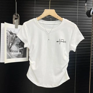 (กรุงเทพจัดส่งสินค้า)เสื้อยืดครอป แขนสั้น เวอร์ชั่นเกาหลีของกระแสน้ำแน่นเข้ารูปพอดีสั้นเอวสูงบางผู้หญิงด้านบน