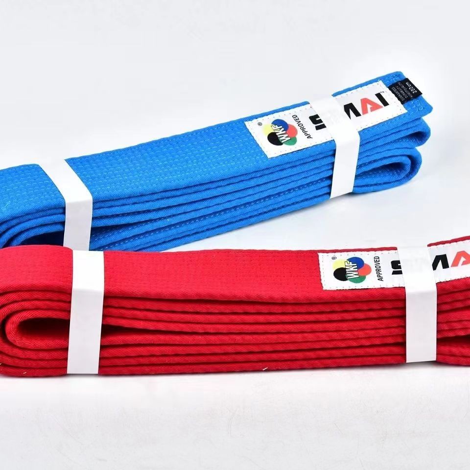 Smai คาราเต้สีแดงเข็มขัดสีฟ้า WKF Certification Group มือประเภทเข็มขัด Hollow Association Designated ยี่ห้อการแข่งขันการฝึกอบรมเข็มขัด