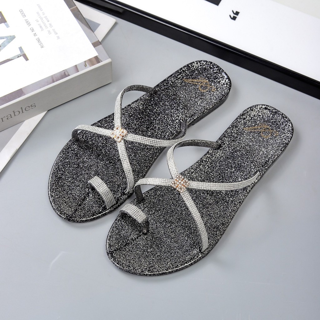 Code: 625 รองเท้าแก้ว สายเพชรไขว้เท้า ใส่สวยมาก ไซส์36-40 พร้อมส่ง