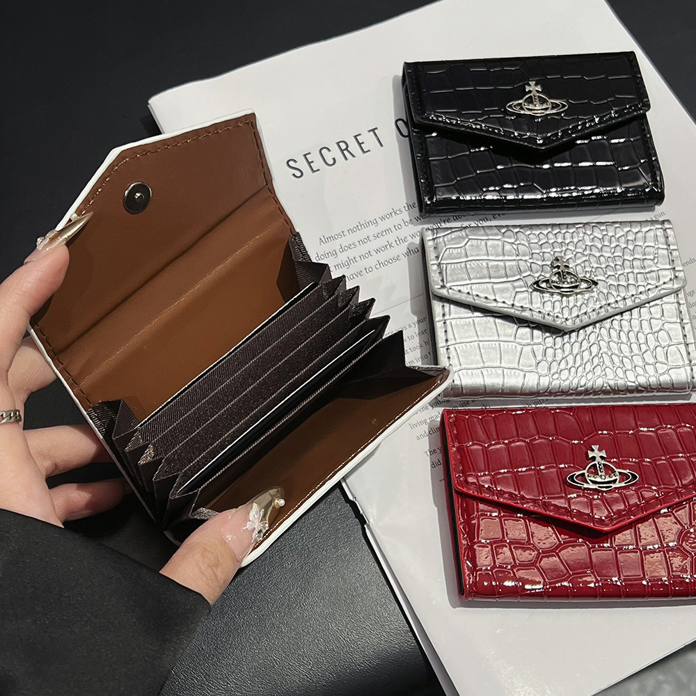 กระเป๋าใส่การ์ดลายจระเข้สีสันสดใส – กระเป๋าสตางค์หลายชั้นพร้อมฉลากเงิน Westwood