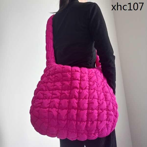 · Korea Cloud Bag Pleated Bag Messenger Bag Lightweight Bubble Dumpling Bag Down Bag Underarm Bag Commuter Bag Tote Bag