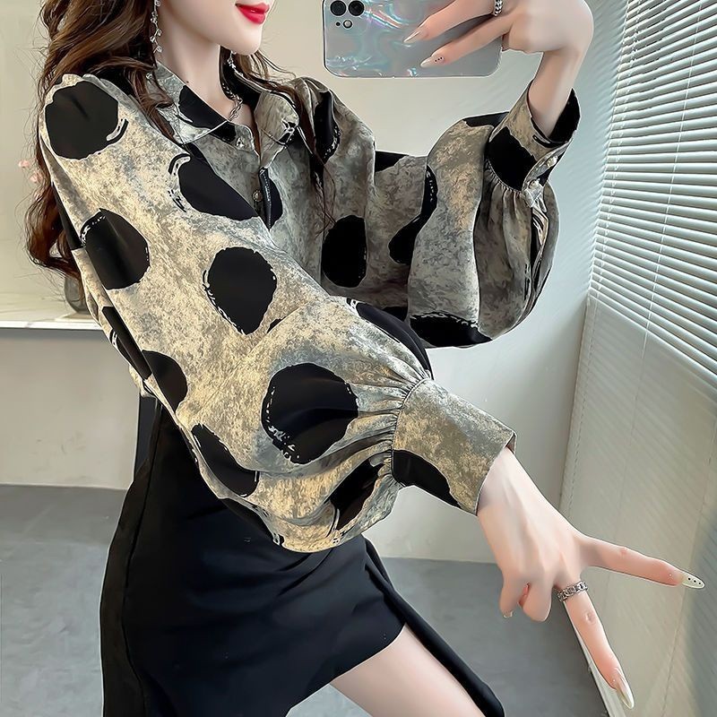 ลายจุดเสื้อผู้หญิงหรูหราวินเทจโคมไฟแขนยาวย้อนยุคหลวมสบายๆสไตล์เกาหลีสีดํา ไร้เหล็ก ผู้หญิงเสื้อด้านบน