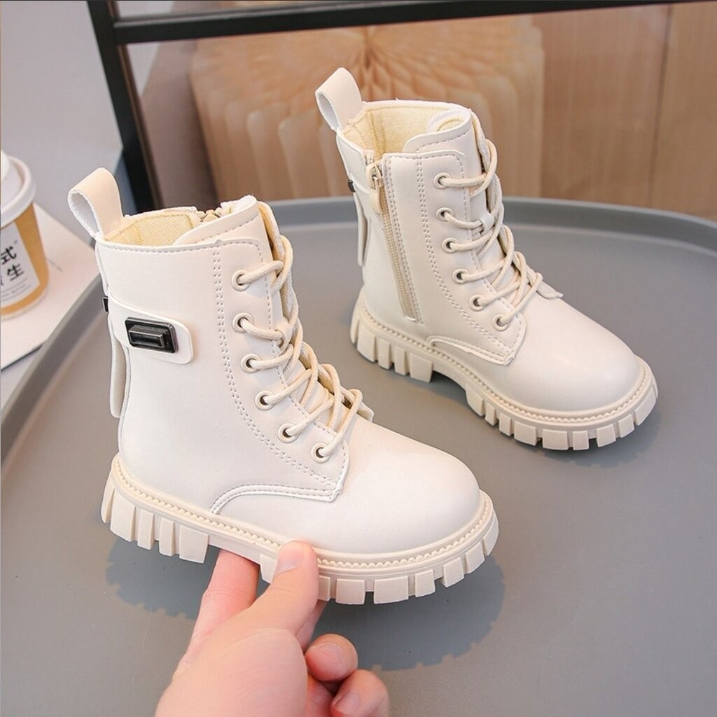 Tบูทเด็ก(หน้าร้านอยู่รัชดา ลองได้)H166 สีขาว ด้านหน้าร้อยเชือกข้อสั้น แบบเท่ๆ