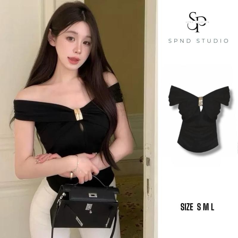 SPND เสื้อครอปปาดไหล่ เปิดอก มี 2 สี แฟชั่นผู้หญิง (พร้อมส่ง) รุ่น 2649
