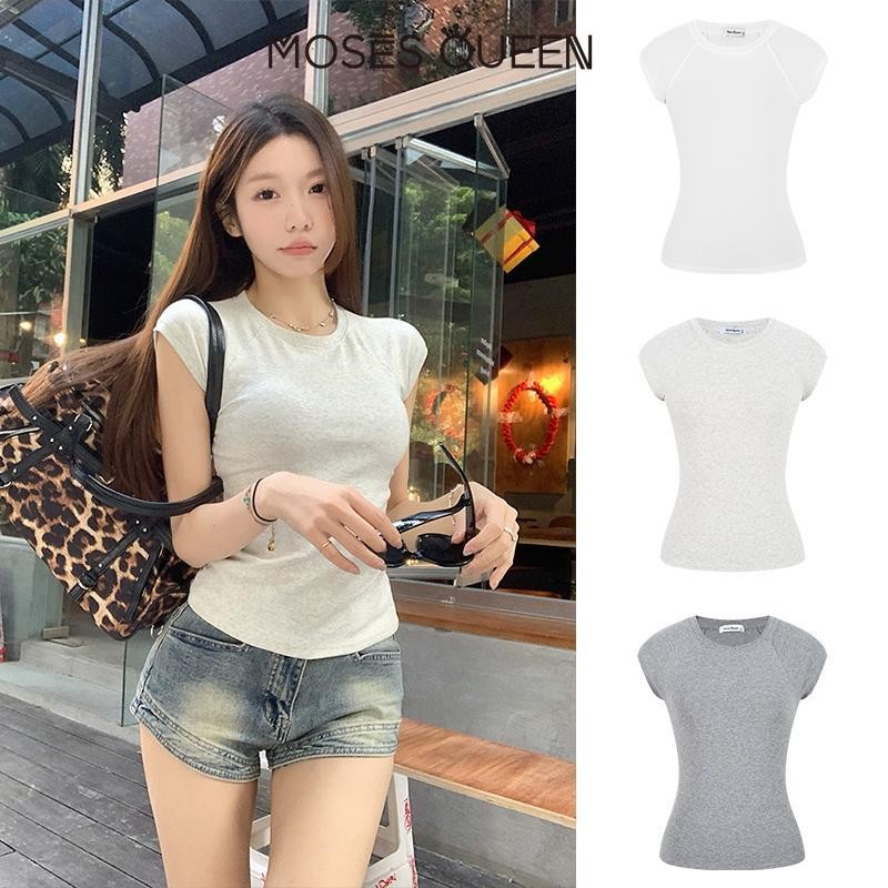 <Moss Queen> American Retro สีทึบรอบคอไหล่ตรงแขนสั้นเสื้อยืดหญิง 2025 ฤดูร้อนใหม่ Slim Fit Top #62847