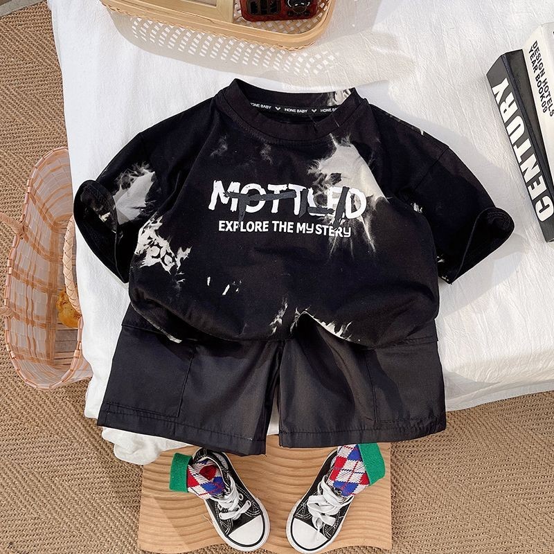 ใหม่ ชุดเสื้อแขนสั้น พิมพ์ลาย + กางเกง สองชิ้น สําหรับเด็กผู้ชาย 2024