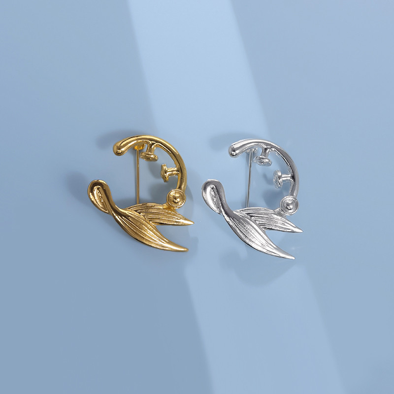 เครื่องประดับ เข็มกลัด ลายการ์ตูนอนิเมะ มังงะ Violet Evergarden สีทอง สีเงิน สําหรับเพื่อน