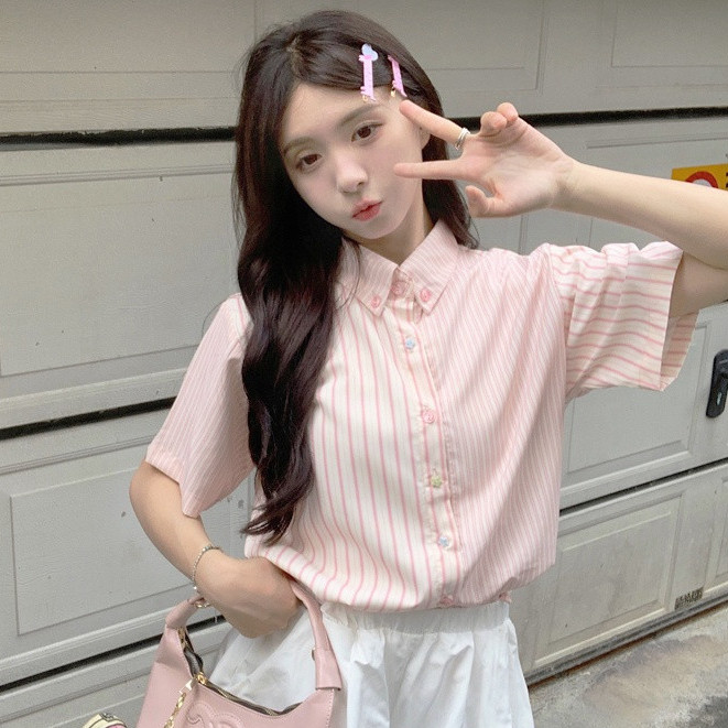 Hermarou เสื้อเชิ้ต แขนสั้น ลายทาง สีชมพู ติดกระดุม ทรงไม่สมมาตร เหมาะกับฤดูร้อน สําหรับผู้หญิง