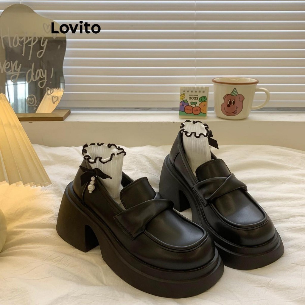 Lovito รองเท้าโบ๊ทผู้หญิง พื้นรองเท้าหนา สีพื้น น่ารัก LFA20366