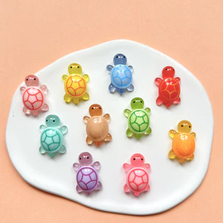 [100 ชิ้นพร้อมสต็อก] สไตล์ใหม่ 2.6 ซม.เต่าเรืองแสงเรซิ่นกระเป๋าลึกลับคู่สัมผัสเครื่องประดับของเล่นแกะกล่องแปลกใจลึกลับกล่องของขวัญเล็กๆส่องสว่างเครื่อ