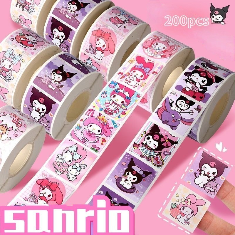 200 ชิ้น/ม้วน Sanrio Kuromi Cinnamoroll Melody บัญชีมือสติกเกอร์การ์ตูน Kawaii อะนิเมะ Hello Kitty Pochacco เด็กรางวัลสติกเกอร์ของขวัญตกแต่ง Decals ของเล่น