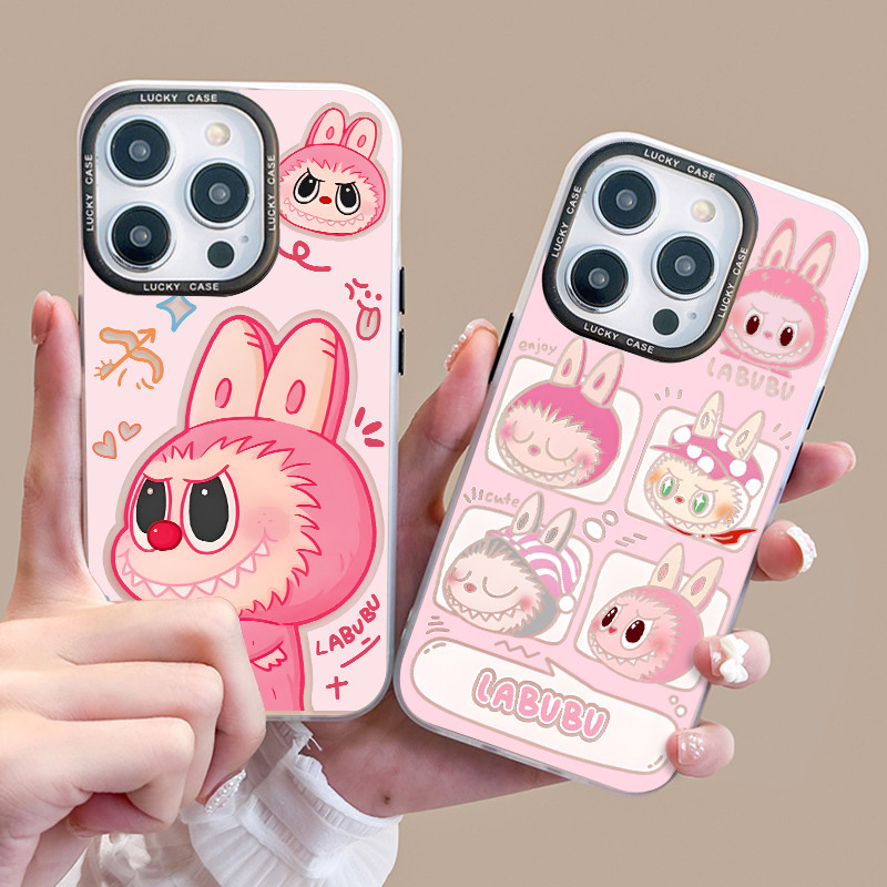 (ส่งจากไทย)Pink labubu เหมาะสำหรับ เคสไอโฟน11 12 iphone15 14 13 pro plus max 8 7 xr xs การ์ตูนน่ารัก ป้องกันการตก case