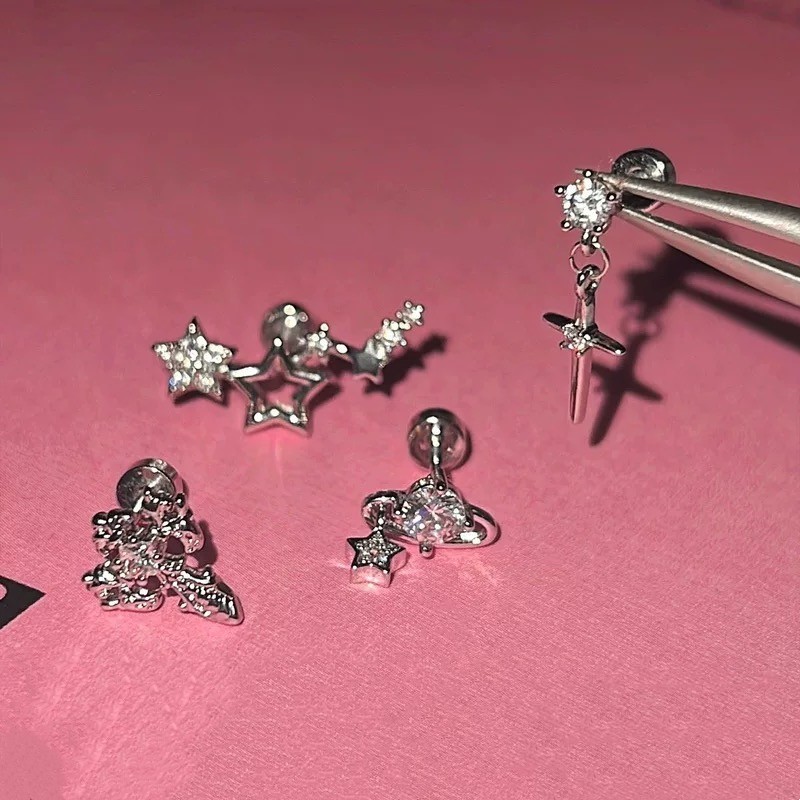 1 ชิ้น Charm Alloy เรขาคณิต Cross จี้ Earbone ต่างหูสําหรับสุภาพสตรี