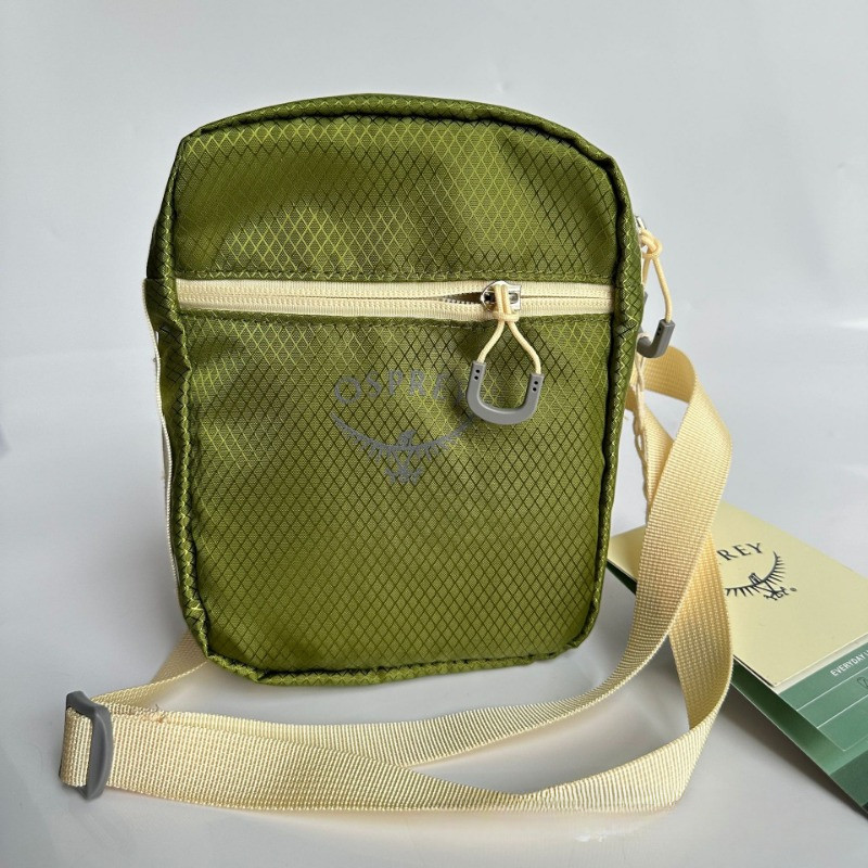 กระเป๋าสะพายไหล่ Classic Water Repellent Messenger Bag Men