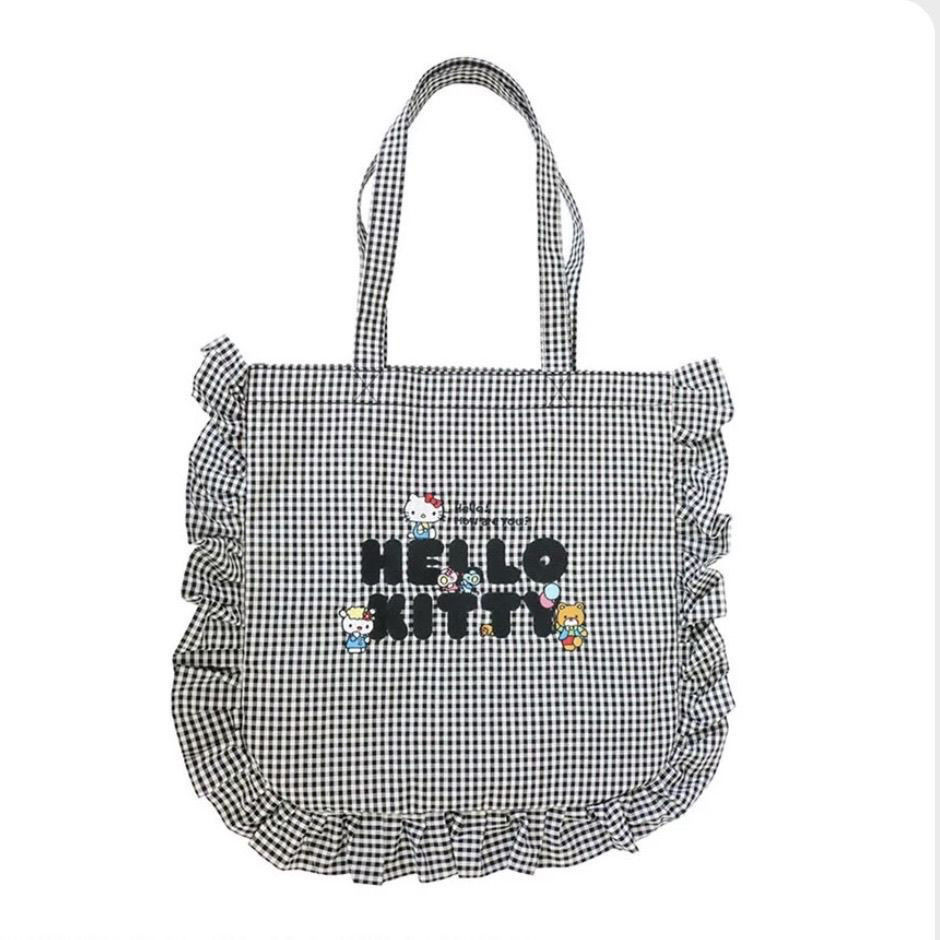 Sanrio Hello Kitty กระเป๋าสะพายไหล่ ผ้าแคนวาส ลายตาราง สีดํา สีขาว ราคา ถูกที่สุด ดีลบีเคเค แกลเลอรีภาพที่ 4