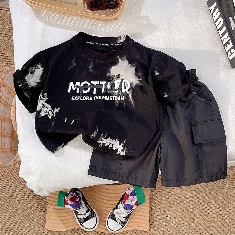 ใหม่ ชุดเสื้อแขนสั้น พิมพ์ลาย + กางเกง สองชิ้น สําหรับเด็กผู้ชาย 2024