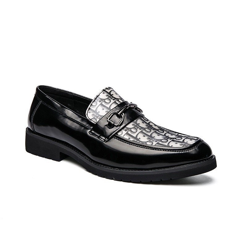 Man Loafers ชุดแต ่ งงานแฟชั ่ นสีขาวสีทึบรอบ Toe Slip-On หนังรองเท ้ าลําลองทุกวัน EPOA