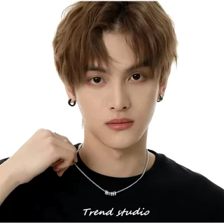 สร้อยคอแฟชั่นสไตล์เกาหลีที่ใส่ได้ทั้งชายและหญิง สแตนเลสจะไม่ลอกหรือเปลี่ยนเป็นสีดำ มีสร้อยคอที่คล้ายกันมากมายให้เลือก