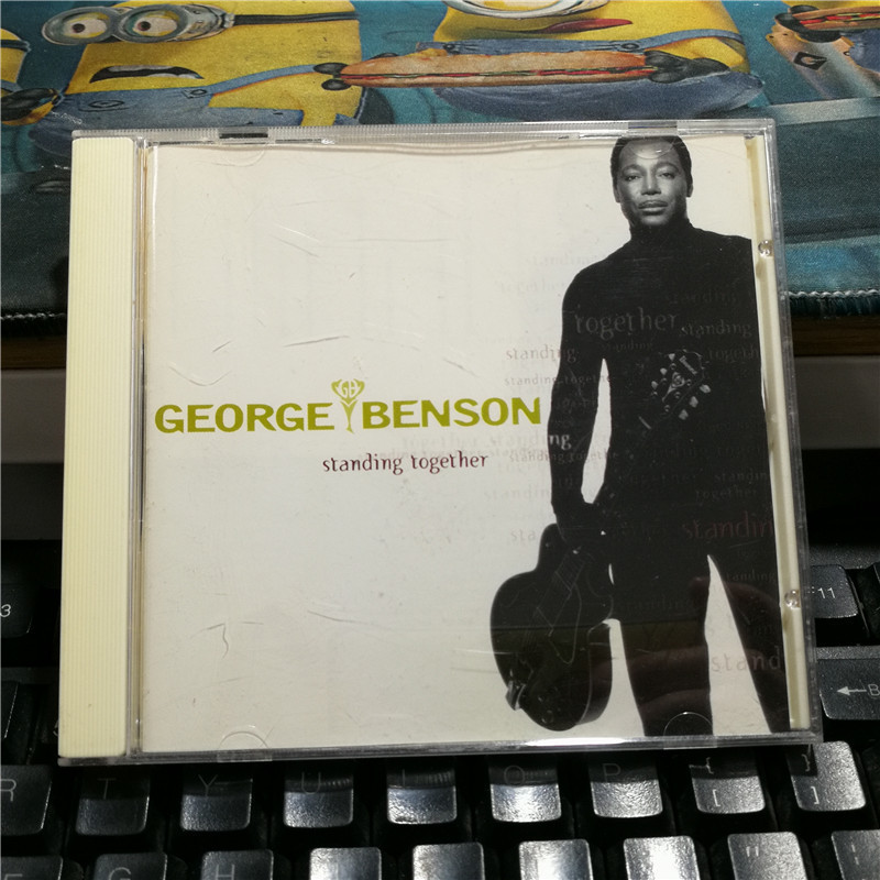 WV5731:George Benson Standing Together