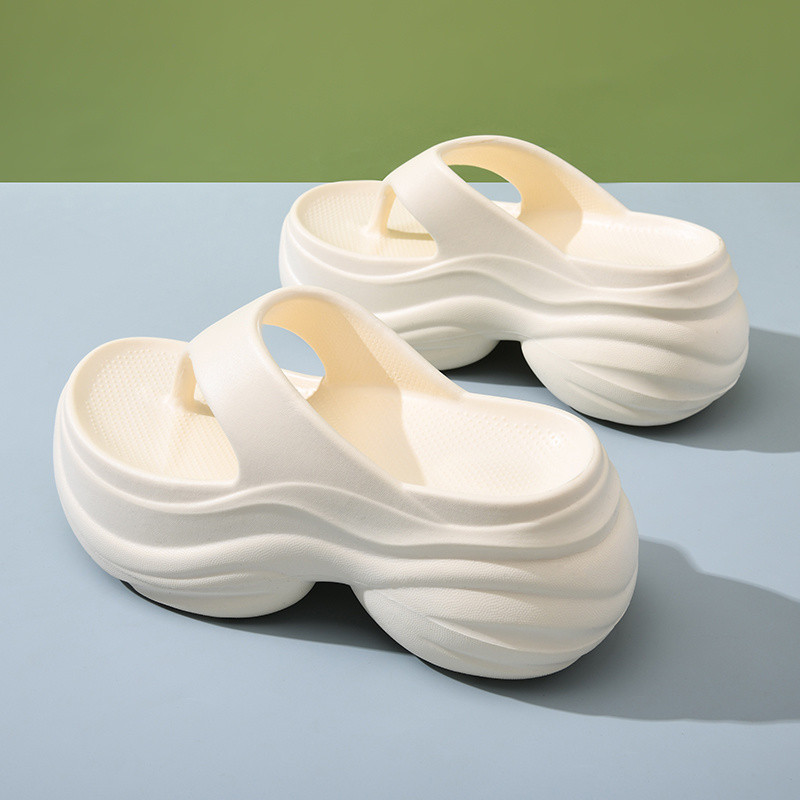 รองเท้าแตะส้นสูงผู้หญิงใหม่ กันลื่น แฟชั่นฤดูร้อน เพิ่มความสูง พื้นหนา รองเท้าแตะกลางแจ้ง