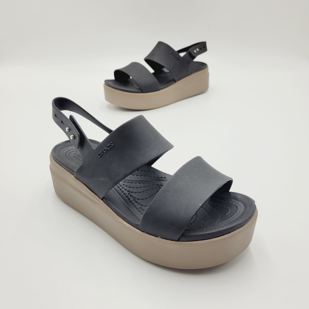 พร้อมส่ง !!! รองเท้าลำลองแฟชั่น สไตล์ Crocs Brooklyn Low Wedge (Unisex)