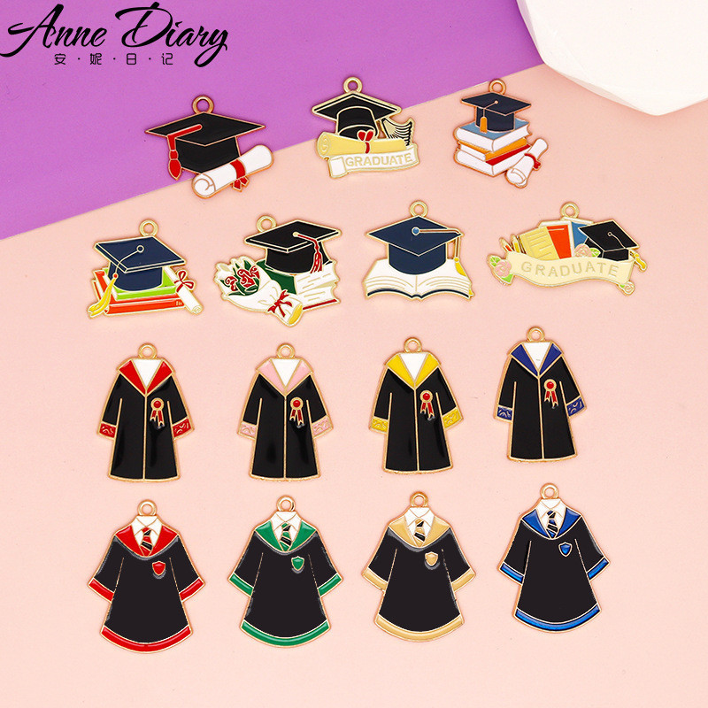 2 ชิ้น/ล็อตการ์ตูน Graduation Season Trencher หมวกโลหะผสมเคลือบจี้อุปกรณ์เสริม Charms สําหรับผู้หญิง, Key Chain/ต่างหู/สร้อยคอจี้ Handmade DIY เครื่องประดับ 155