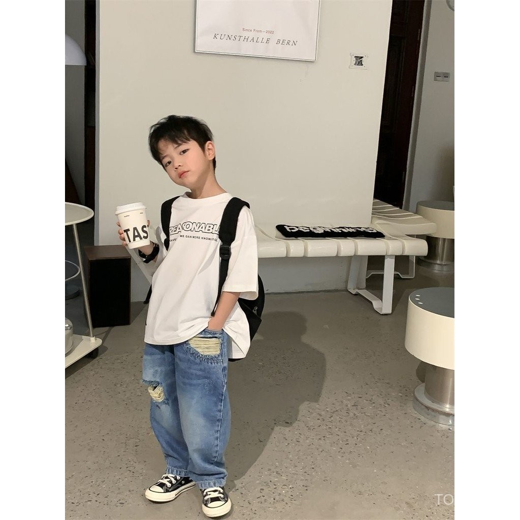 ฤดูร้อน เสื้อผ้าเด็กใหม่ ฤดูใบไม้ผลิ 2023 เสื้อยืดแขนสั้นเด็กชาย เสื้อแขนสั้นสไตล์เกาหลี แฟชั่นยอดนิยม O31O